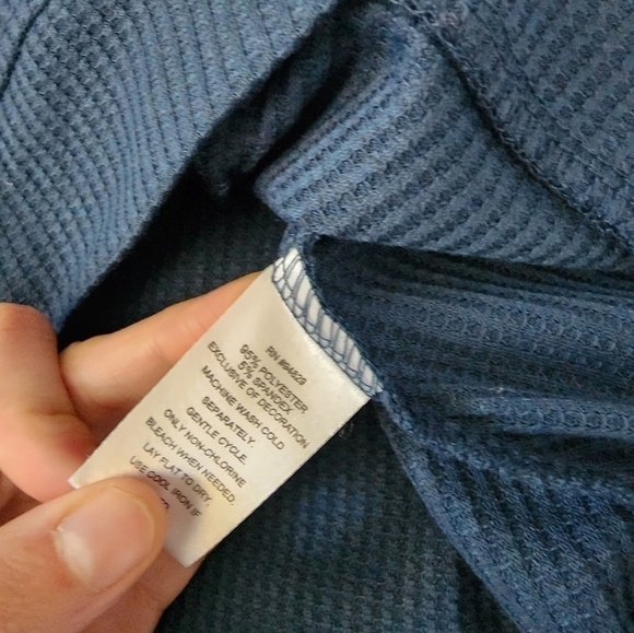 1775 Crochet detail sleeves waffle knit top size Large. New. - Picture 7 of 8